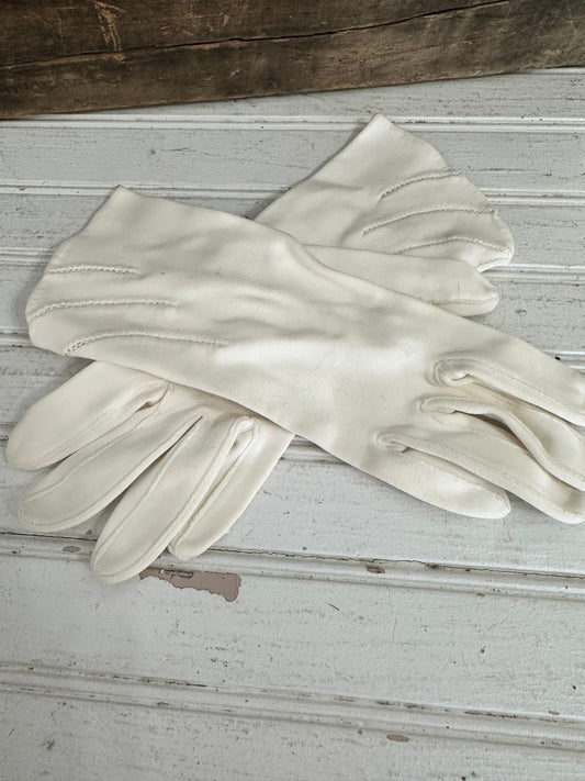 Millay E. Gloves