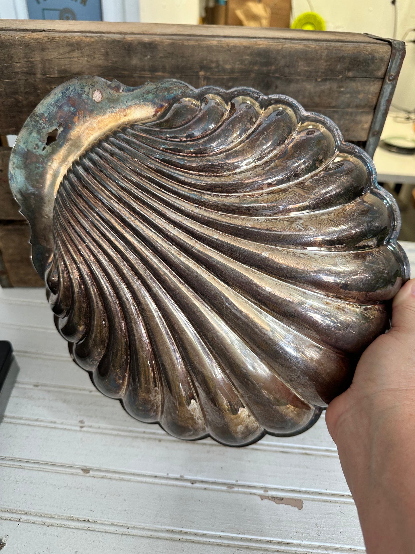 WRogers Silver Plate Shell Serving bowl