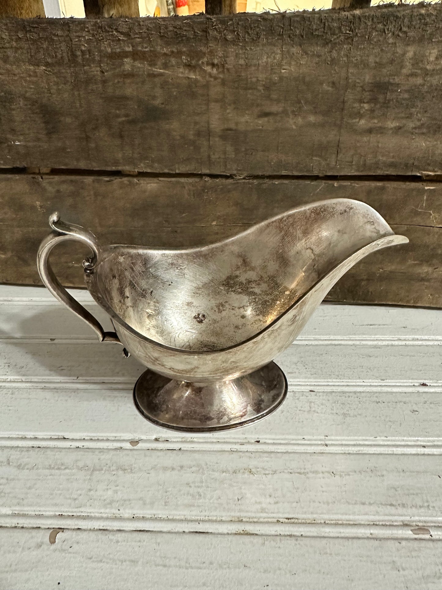 Gravy boat