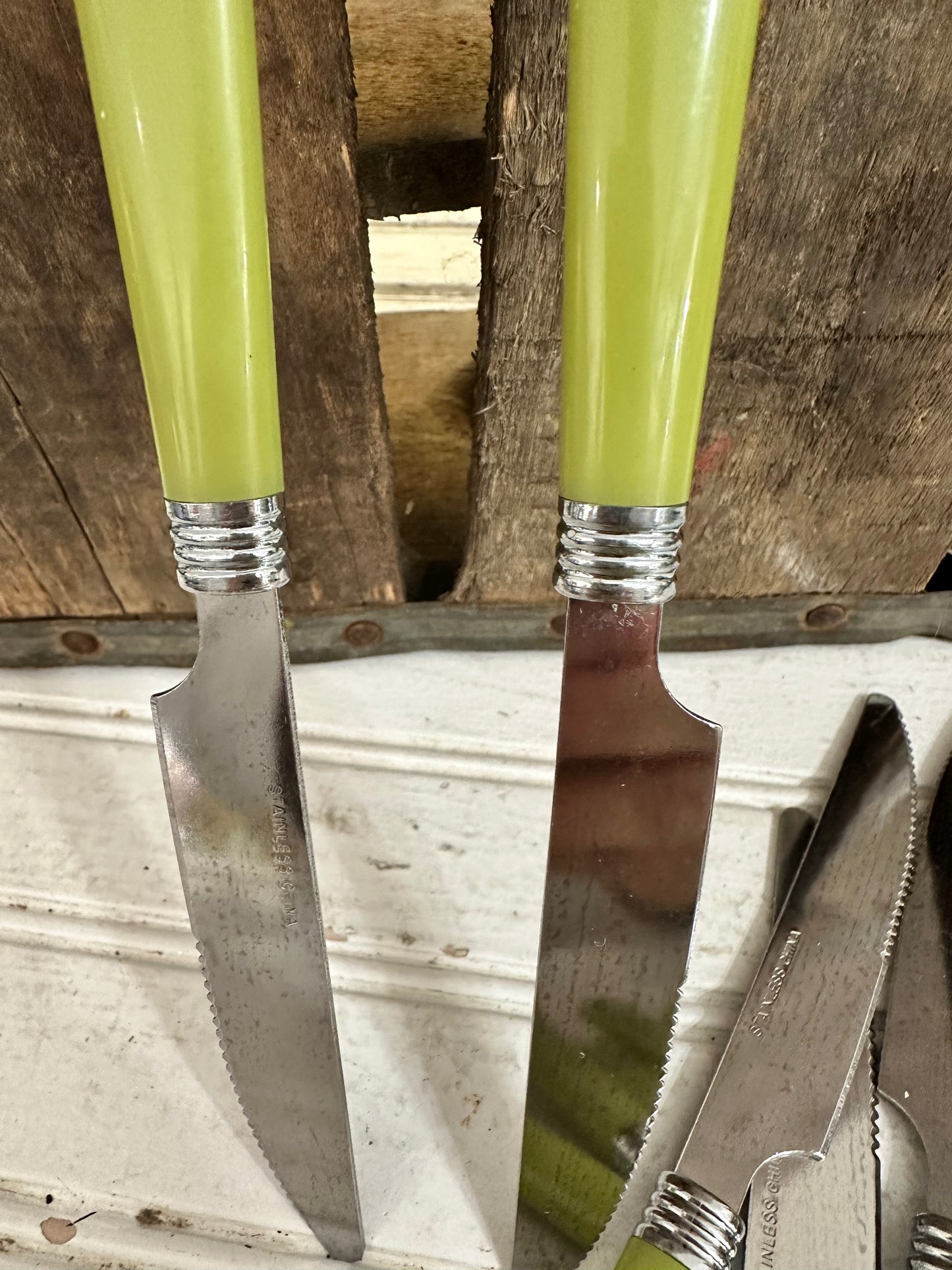 Avocado Green Butter knives- set of 8