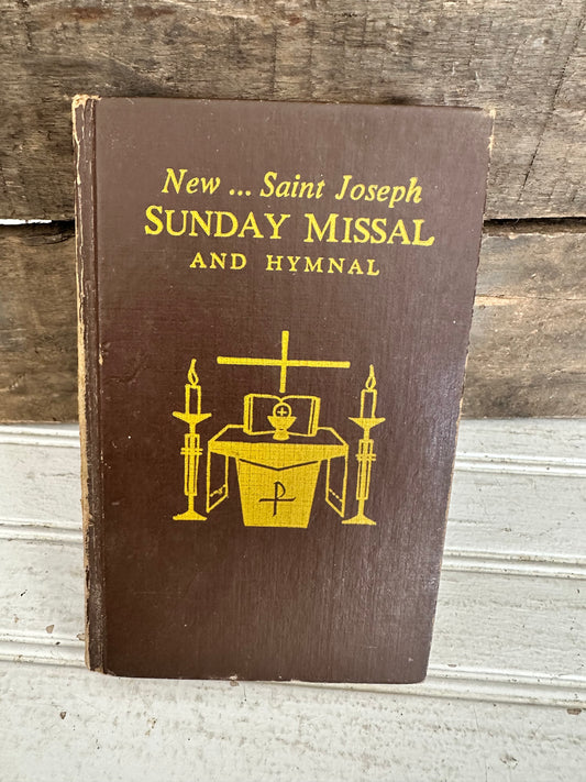 St Joseph Sunday Missal and Hymnal
