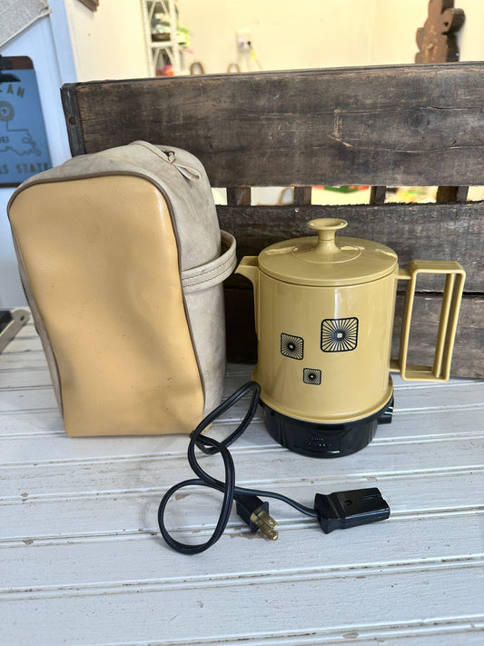 Regal Poly Hot Pot with travel bag