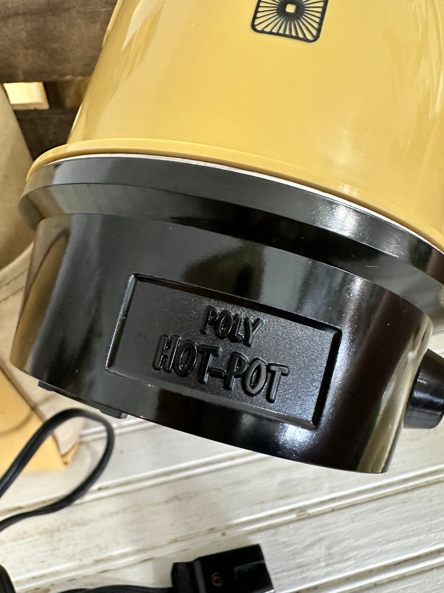 Regal Poly Hot Pot with travel bag