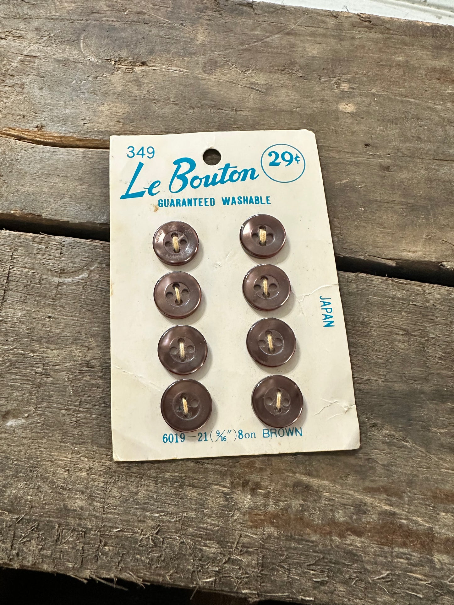 Le Bouton buttons