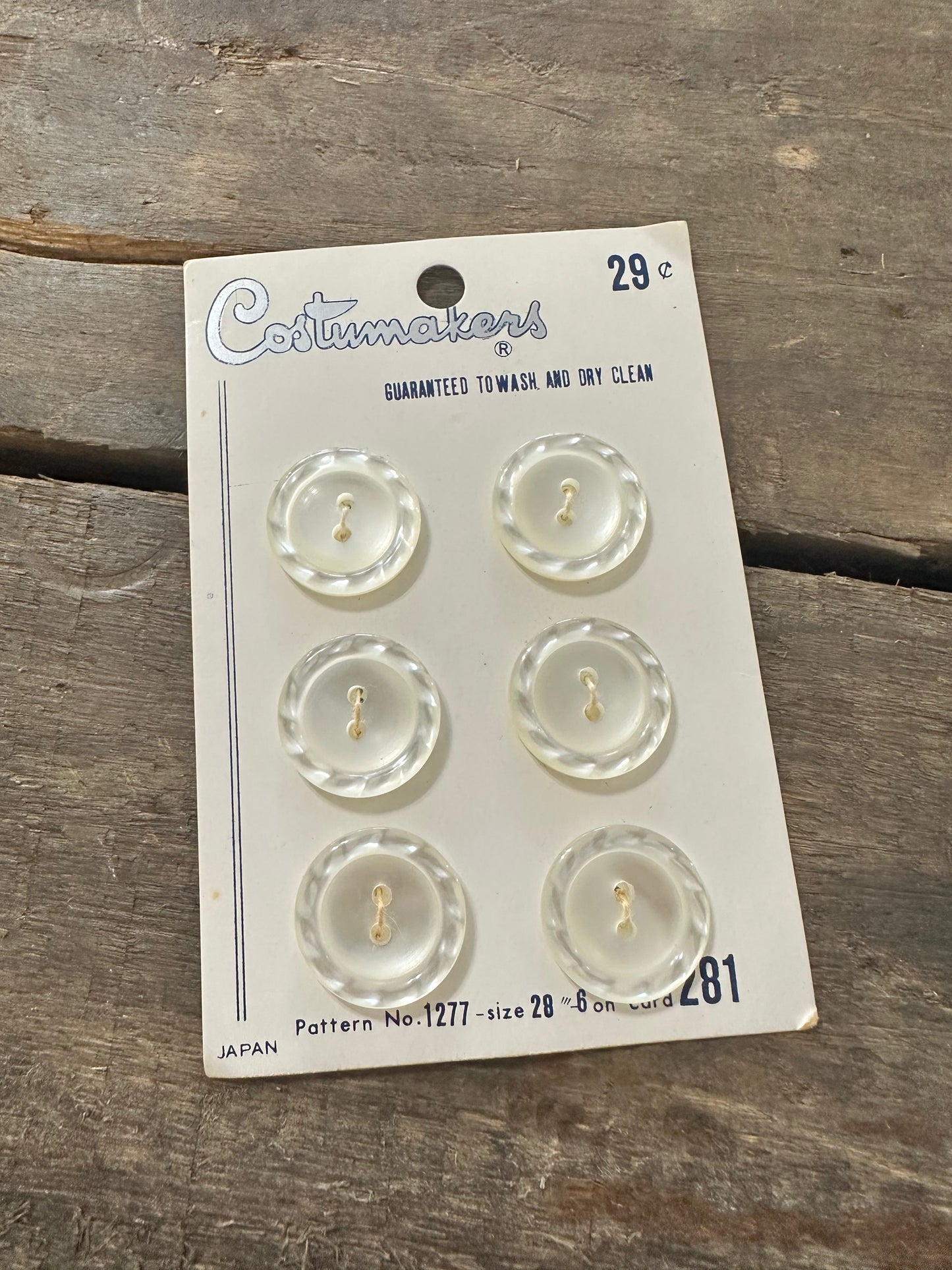 Costumakers buttons