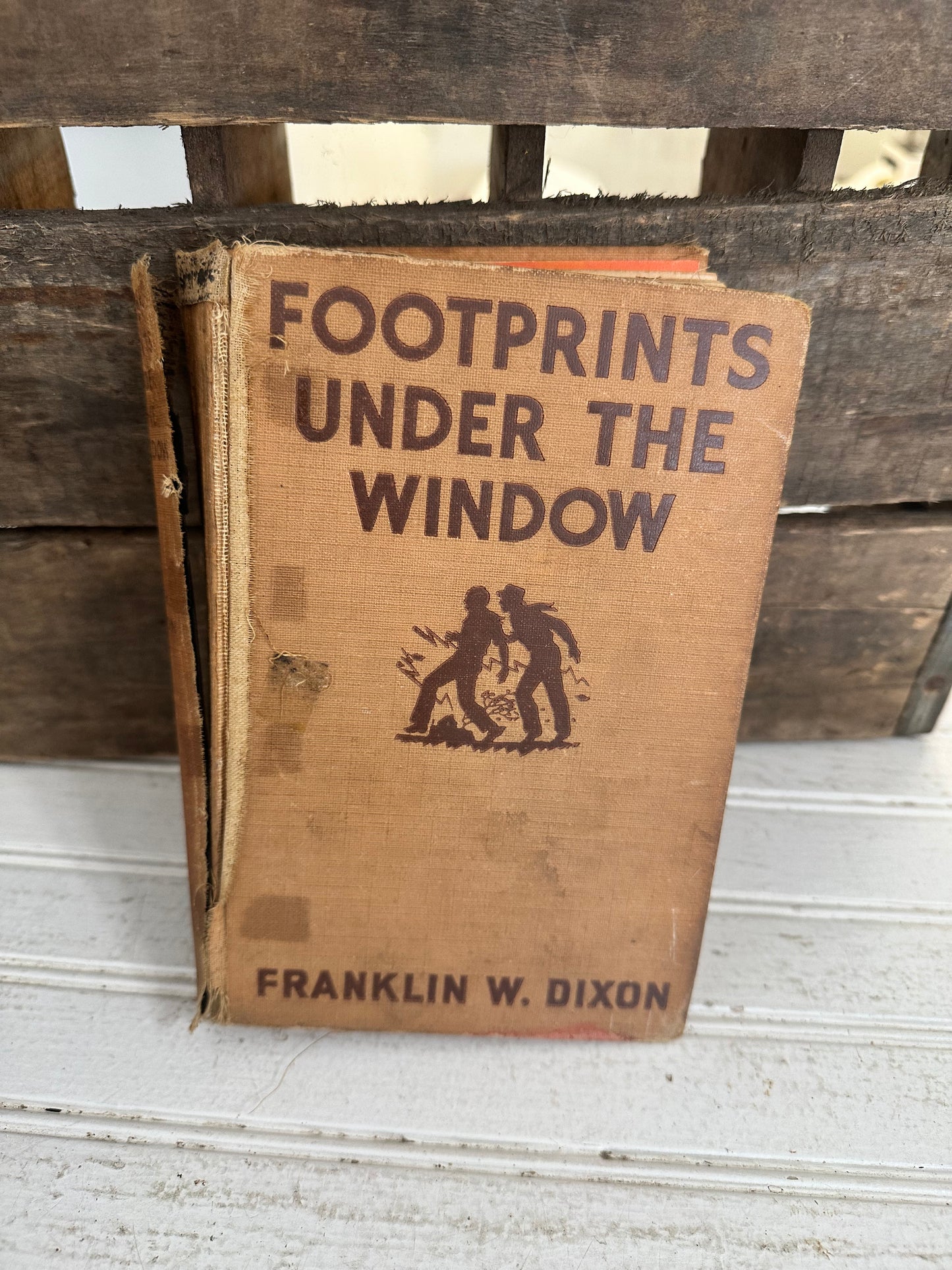 Footprints under the Window-Hardy Boys